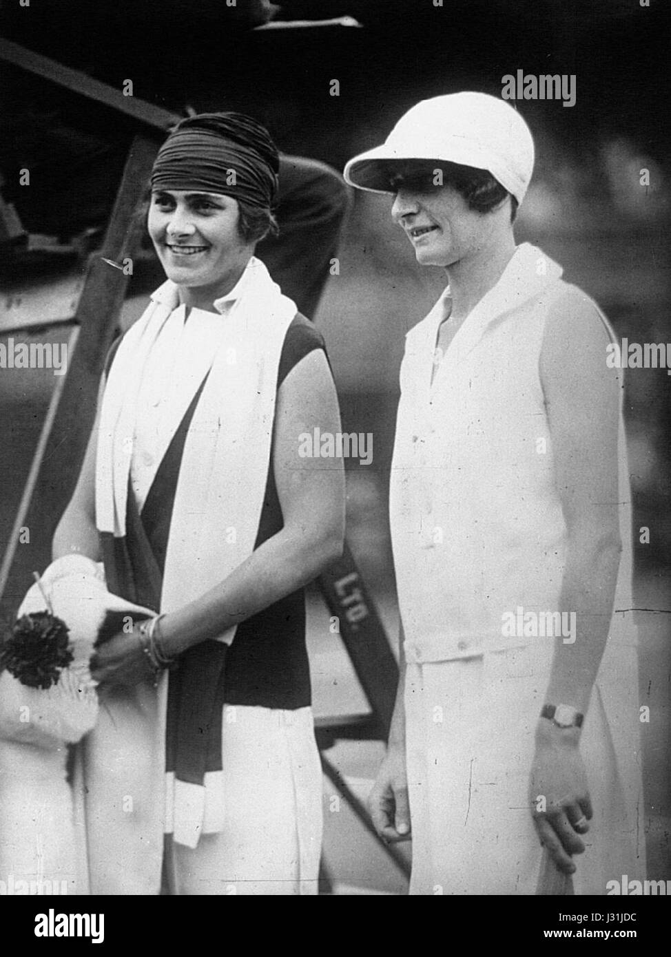 Les championnats de Wimbledon 1926 ont connu des performances notables, Alvarez Godfree étant l'un des joueurs en compétition. Cet événement faisait partie du prestigieux tournoi de tennis, attirant l'attention internationale. Banque D'Images