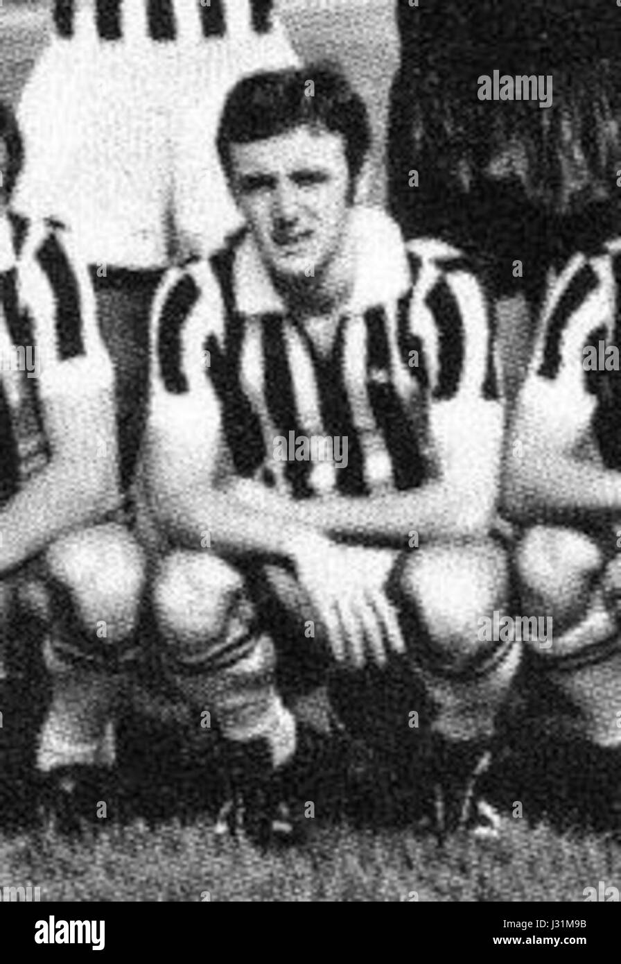 Roberto Montorsi a été un joueur clé du Juventus Football Club pendant la saison 1970-71. Sa contribution à l'équipe est rappelée dans le contexte du succès de la Juventus pendant cette période. Banque D'Images