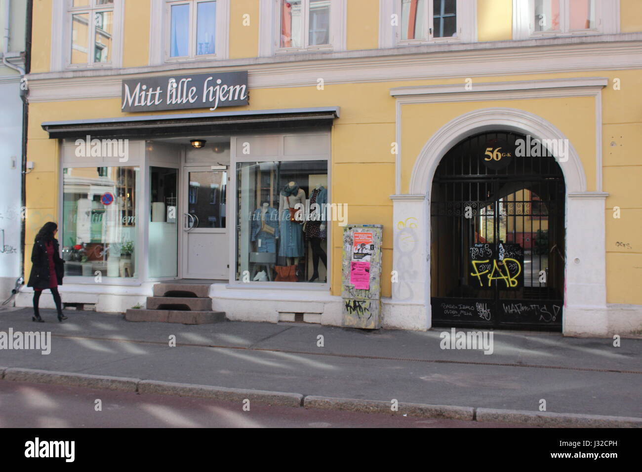 La vie dans la rue à Oslo, Norvège Mitt lille accueil store Banque D'Images