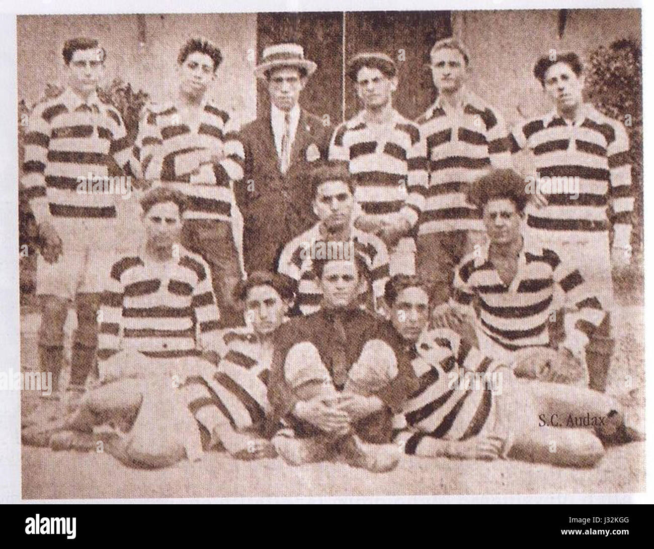 Le Formazione Sporting Club Audax est une équipe sportive italienne connue pour sa participation à des événements sportifs locaux ou régionaux. Le club est probablement impliqué dans le football ou un autre sport d'équipe, contribuant à la culture athlétique de communityâ€™s. Banque D'Images