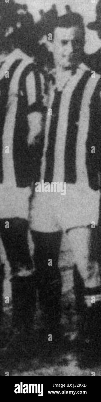 La saison 1920-21 des clubs de football de la Juventus a vu des joueurs notables comme Giuseppe Grabbi contribuer à la performance de l'équipe dans le football italien. Les réalisations historiques du club pendant cette période sont significatives dans l'histoire du football italien. Banque D'Images