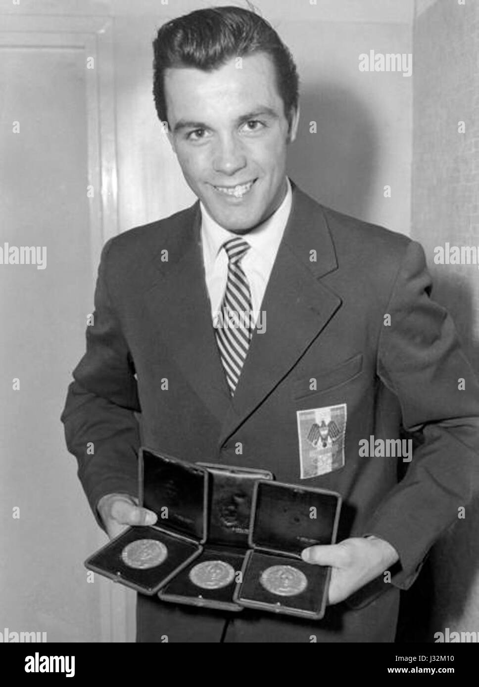 Toni Sailer avec 3 médailles olympiques d'or 1956 à Cortina Banque D'Images