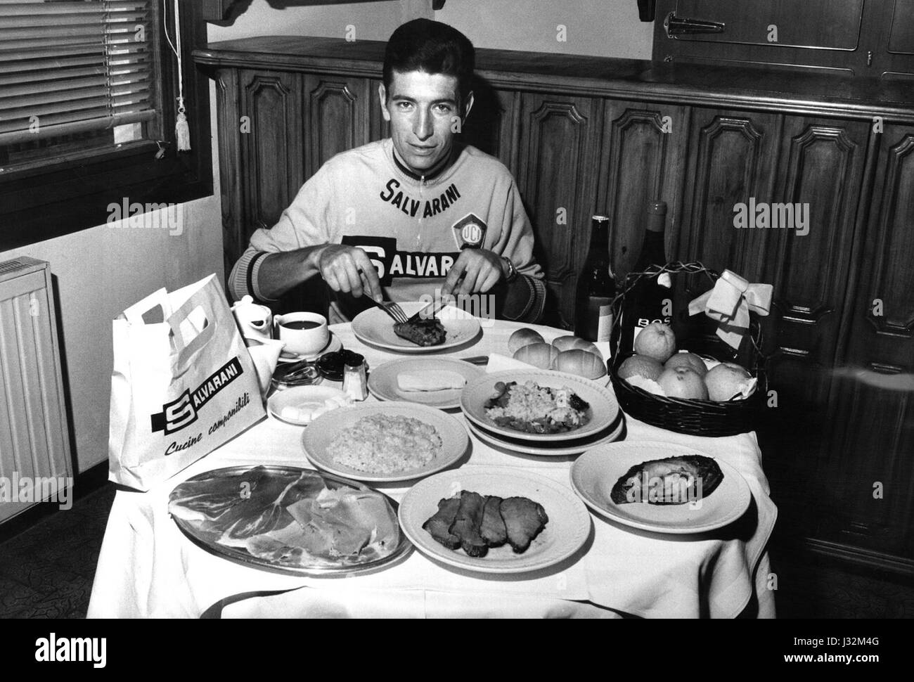 Felice Gimondi manger 1968 Banque D'Images