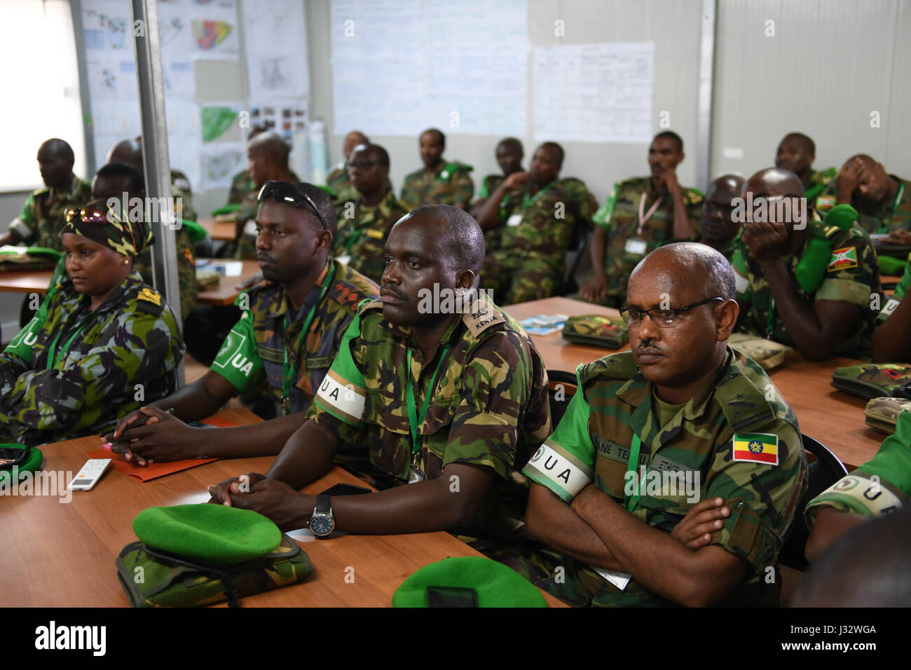 La Mission de l'Union africaine en Somalie (AMISOM) officiers militaires assister à un cours sur la planification des opérations à Mogadiscio le 27 janvier 2017. L'AMISOM Photo / Ilyas Ahmed Banque D'Images