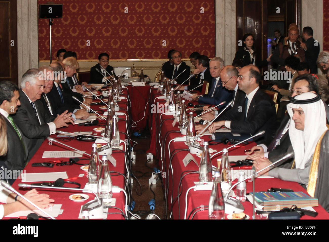 Rex Tillerson, secrétaire d'État américain, a assisté à la réunion des ministres du G-7 à Lucques, en Italie, le 11 avril 2017, pour discuter du conflit en cours en Syrie et des efforts diplomatiques internationaux. Banque D'Images