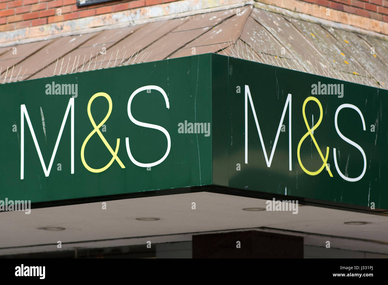 Marks and Spencer's shop sign logo. Banque D'Images