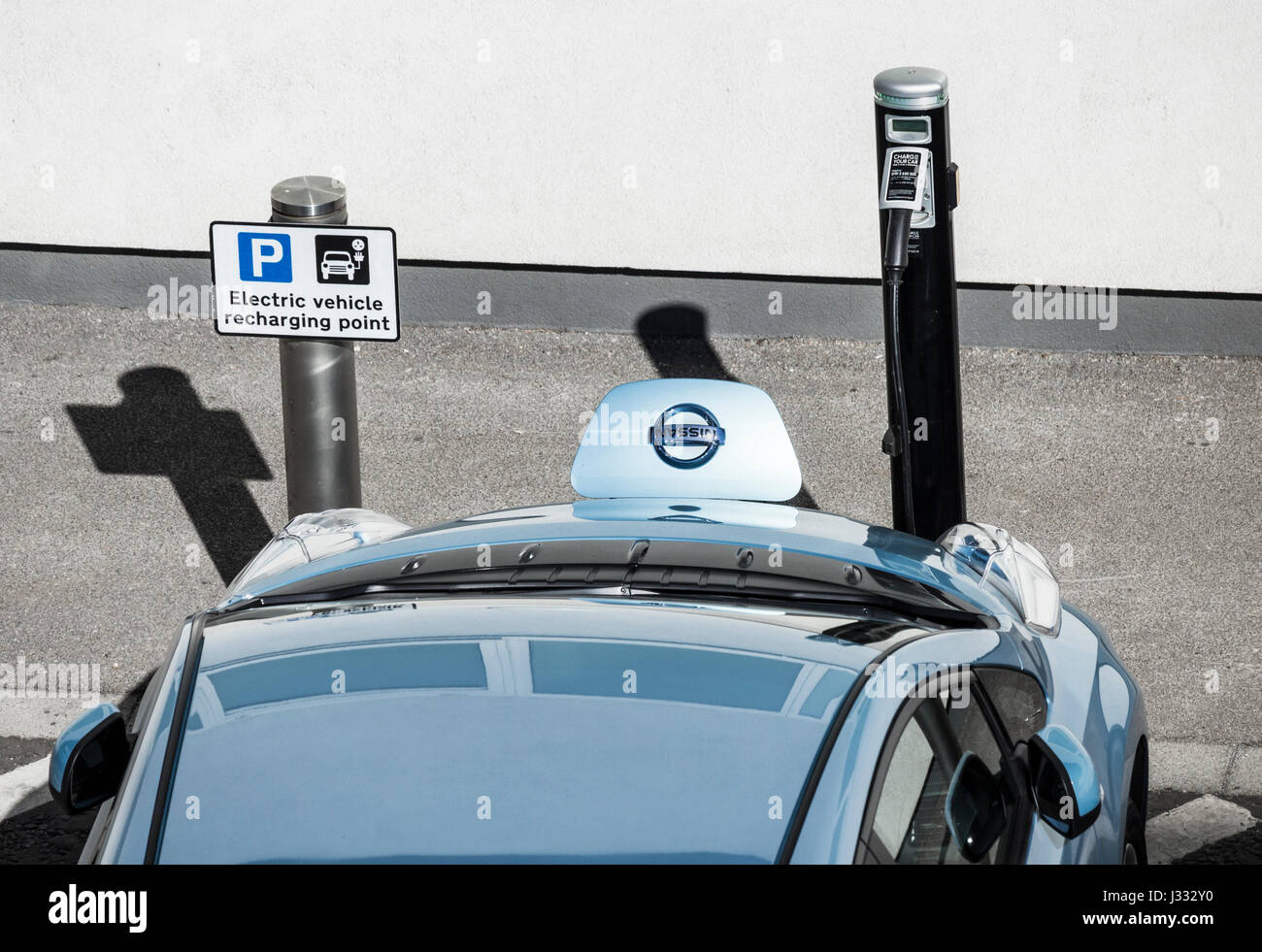Voiture électrique point de recharge dans les parking. UK Banque D'Images