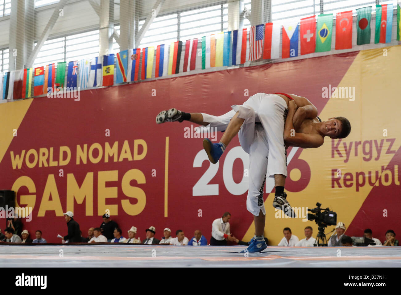 Wrestling match à la World Nomad 2016 Jeux à Cholpon Ata, Kirghizistan Banque D'Images