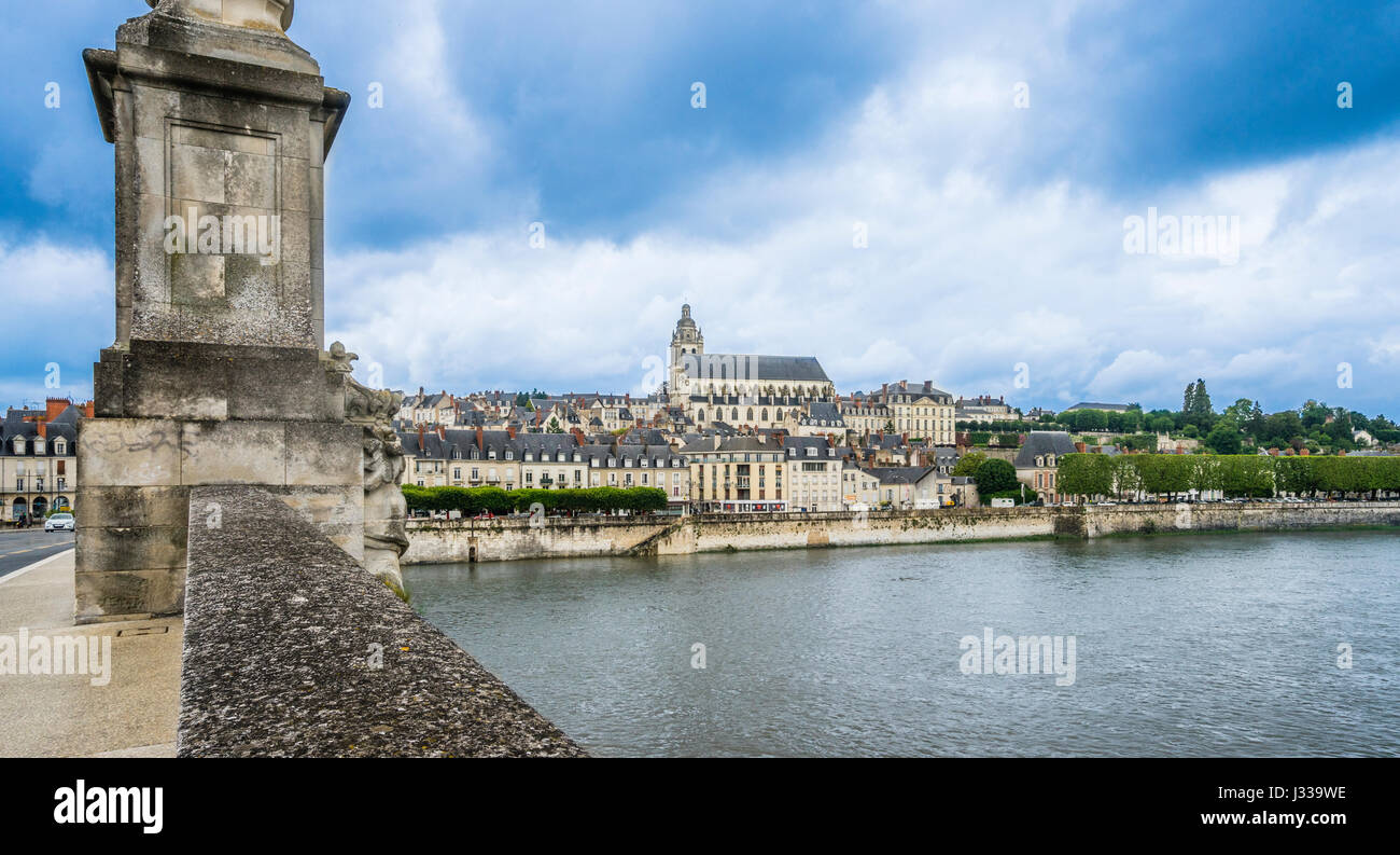La France, l'Center-Val de Loire, vue de la Loire à Blois du Pont Jacques Gabriel Banque D'Images