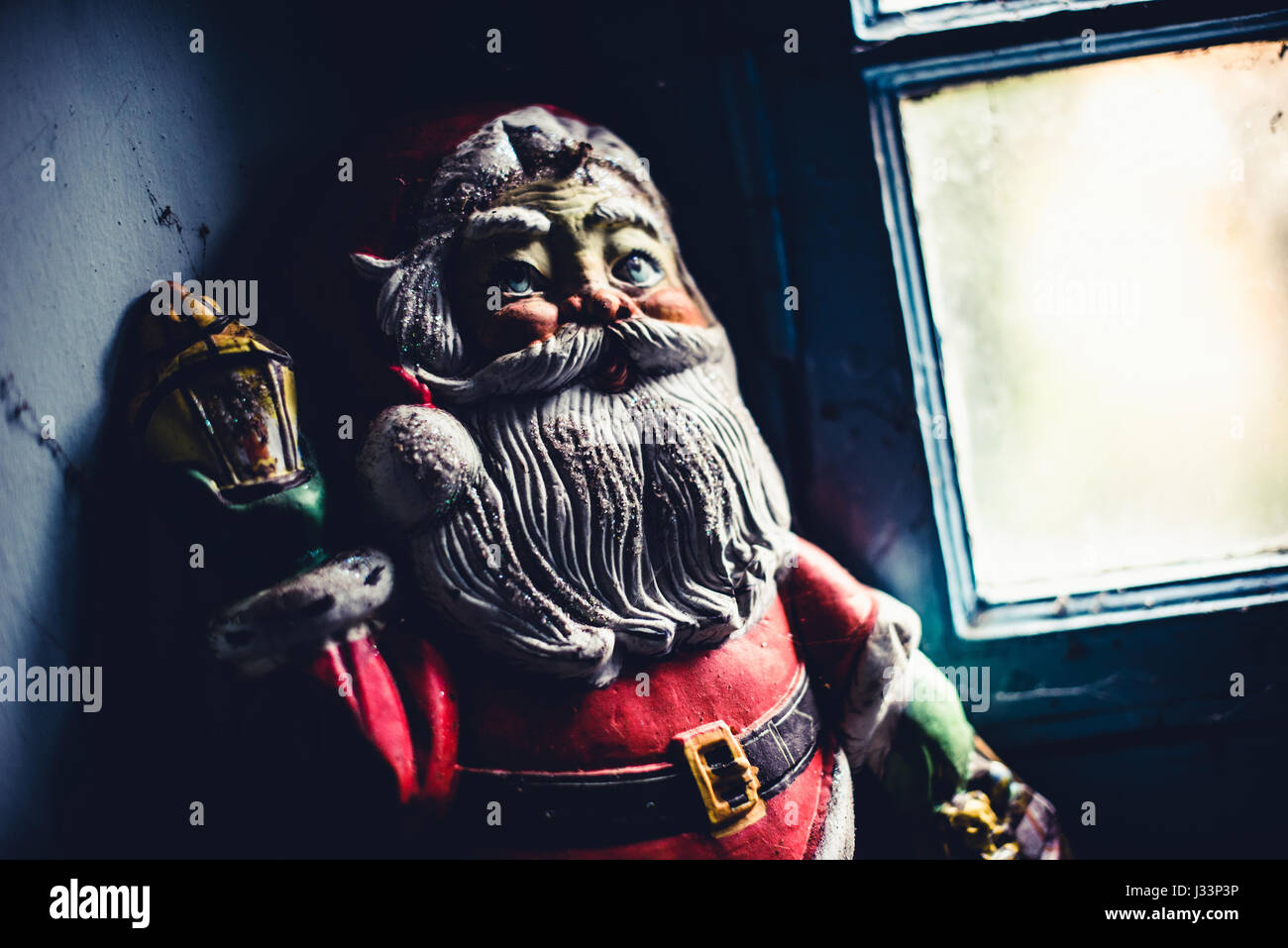 Abandonné vintage santa claus - objets et endroits perdus dans le temps Banque D'Images