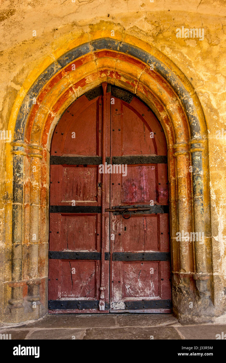 Porte de Saint Maurice l'église d'Usson village. Puy-De-Dome. L'Auvergne. France Banque D'Images