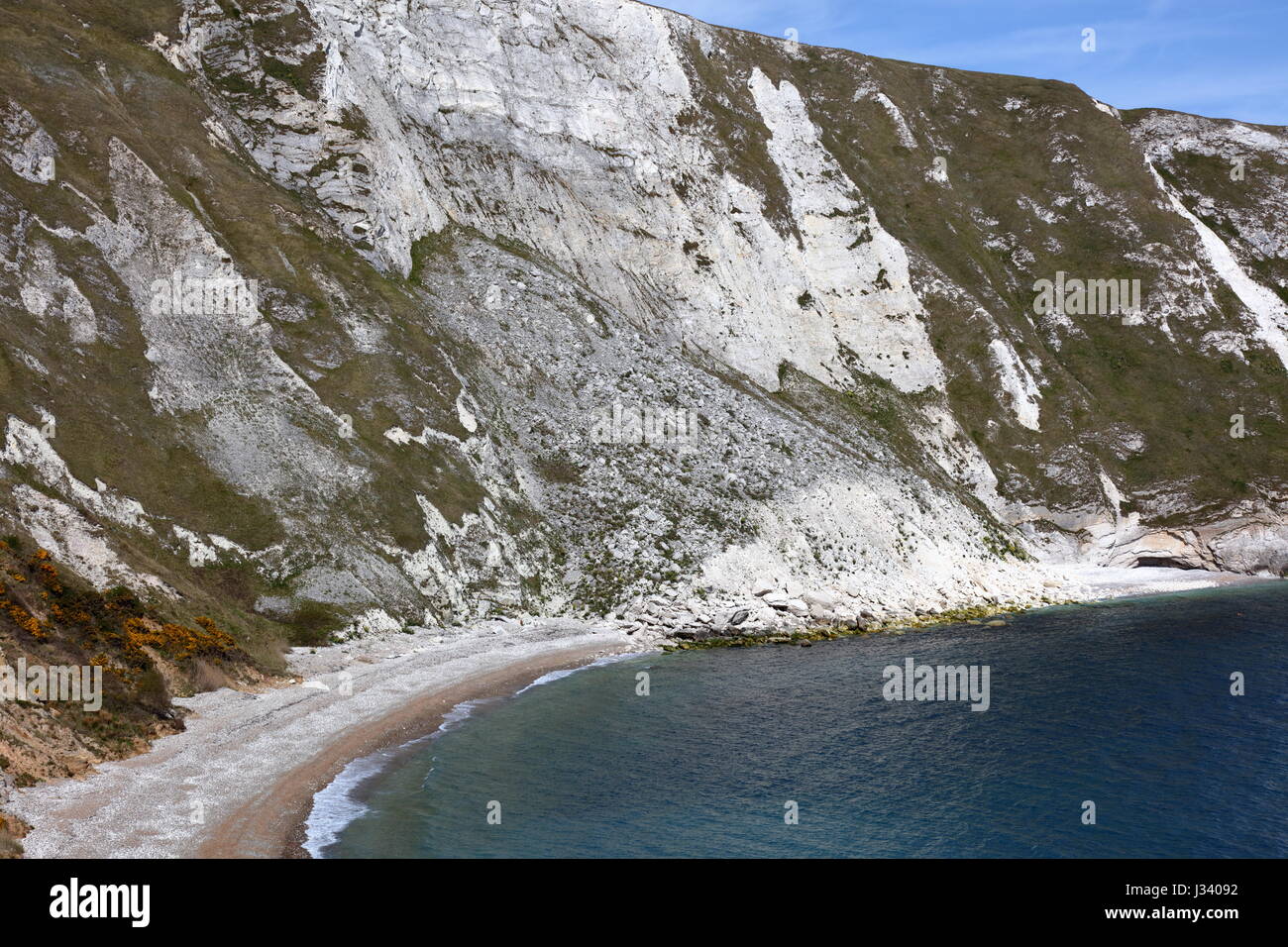 Falaise de craie en ruine avec des talus érodés mer formations cône de Mupe Bay vers Arish Mell sur la côte jurassique du Dorset, UK Banque D'Images