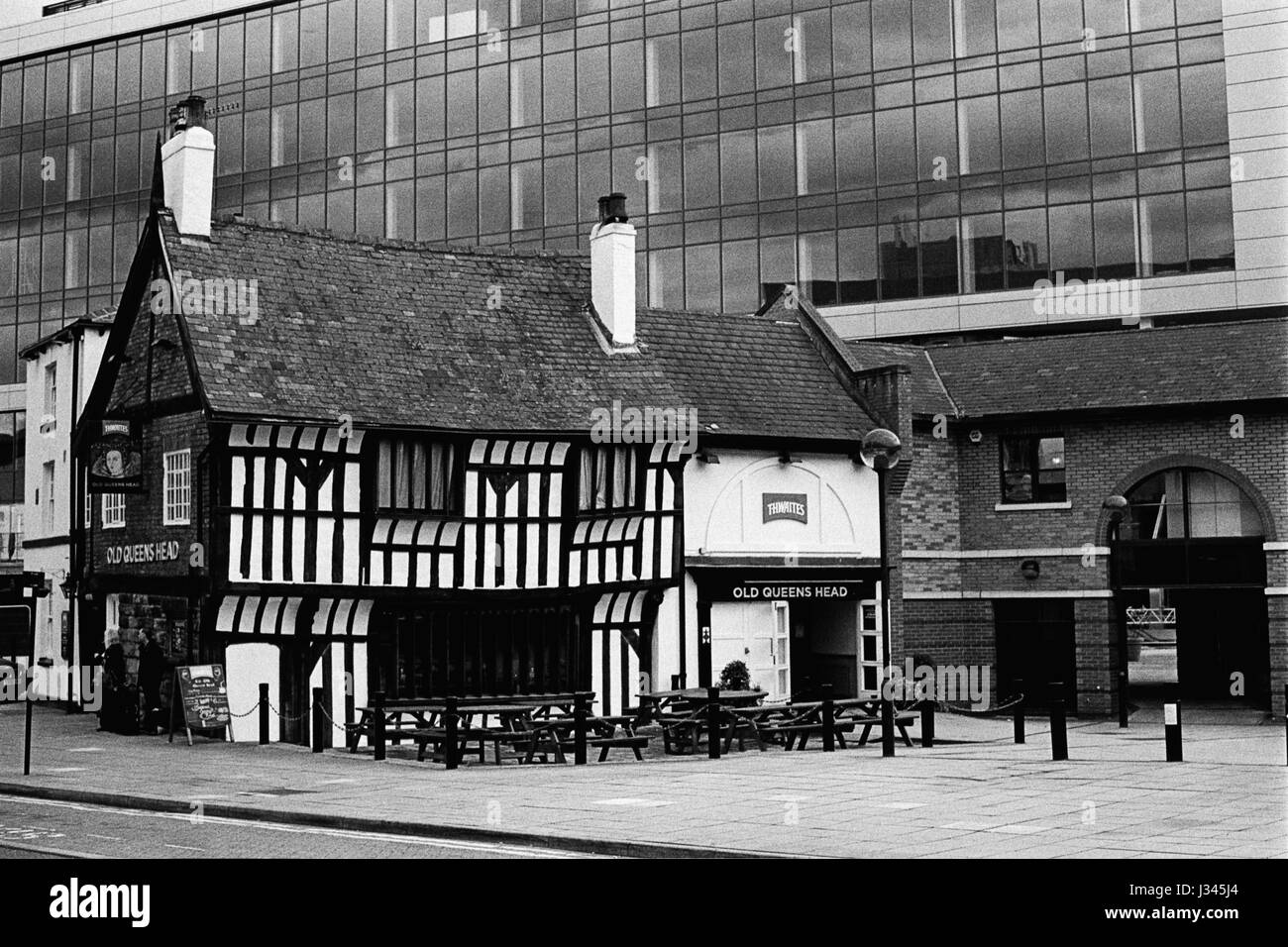 Sheffields nouveau bloc bureau dominant de l'ancien étang, Queens Head Hill, Sheffield. Banque D'Images