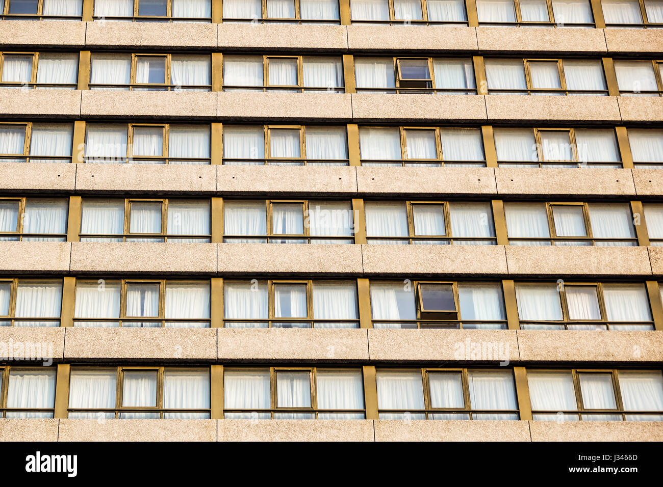 Corriger géométriquement fond architectural de l'immeuble de bureaux modernes ou housde urbain façade Banque D'Images
