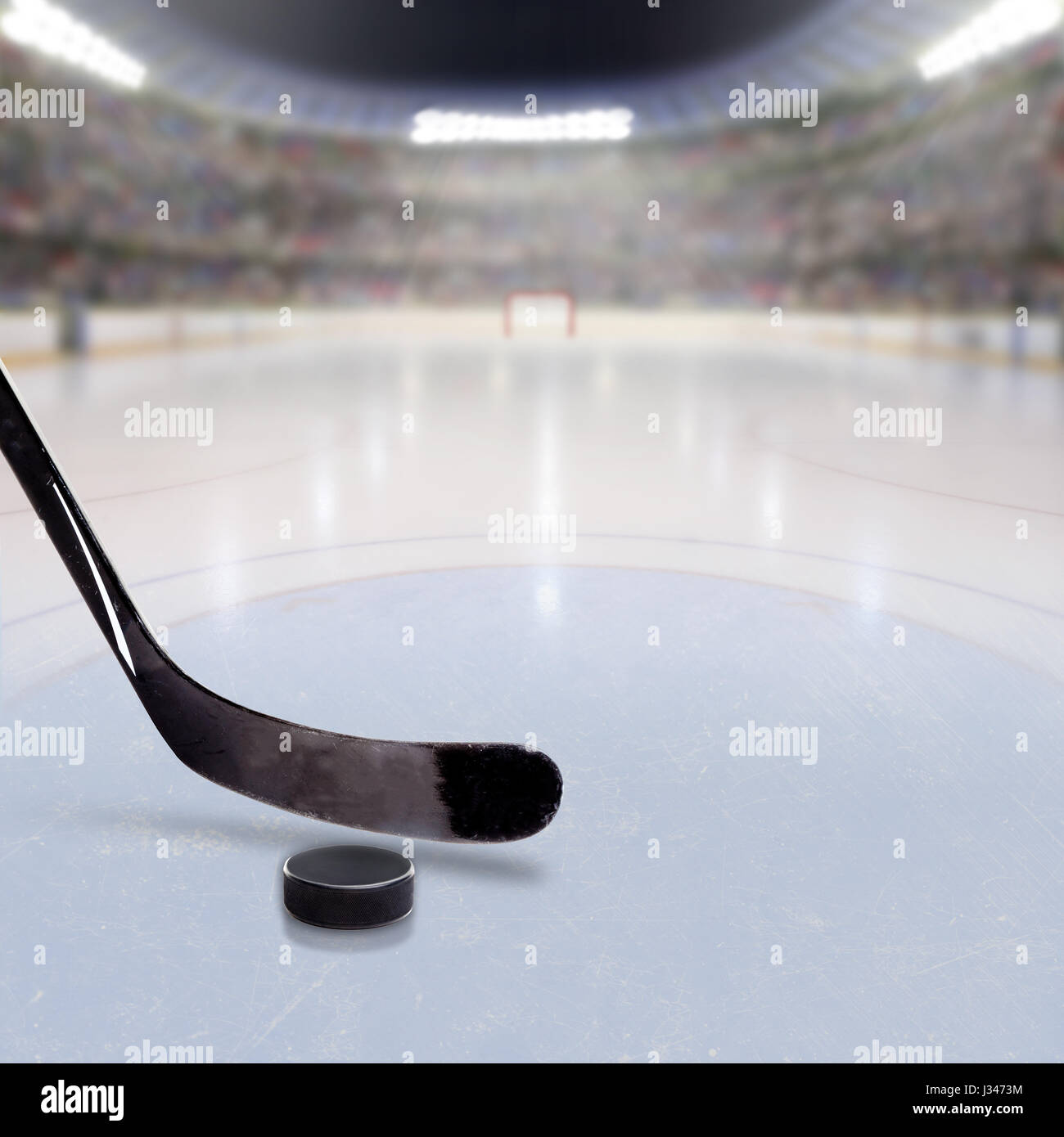 Bâton de hockey sur glace et puck en scène fictive avec des fans dans les tribunes et copiez l'espace. Le rendu 3D de patinoire de hockey arena. Banque D'Images