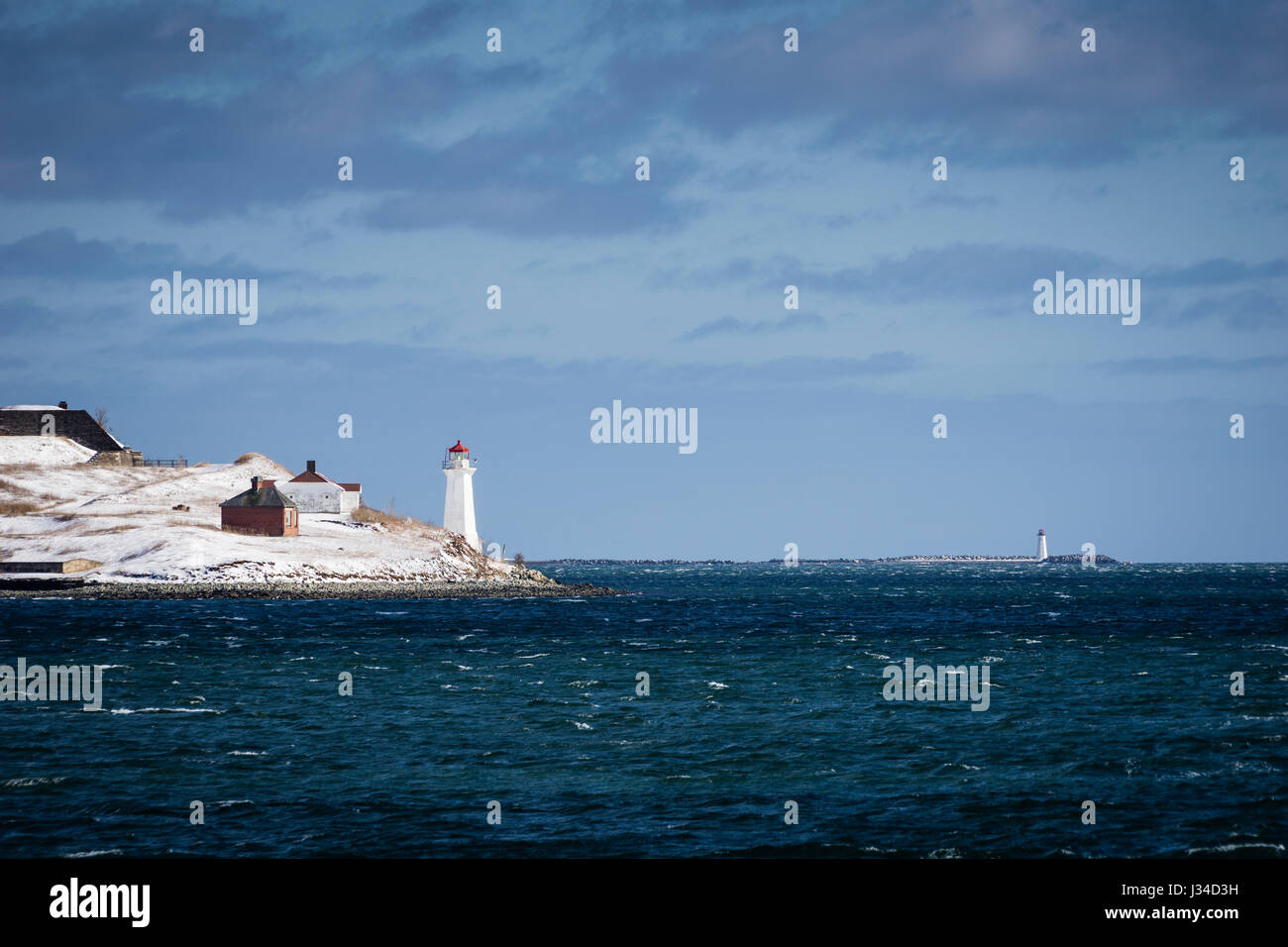 Les phares de l'île George et de l'île McNab se trouvent dans les approches du port de Halifax, en Nouvelle-Écosse, au Canada. Banque D'Images