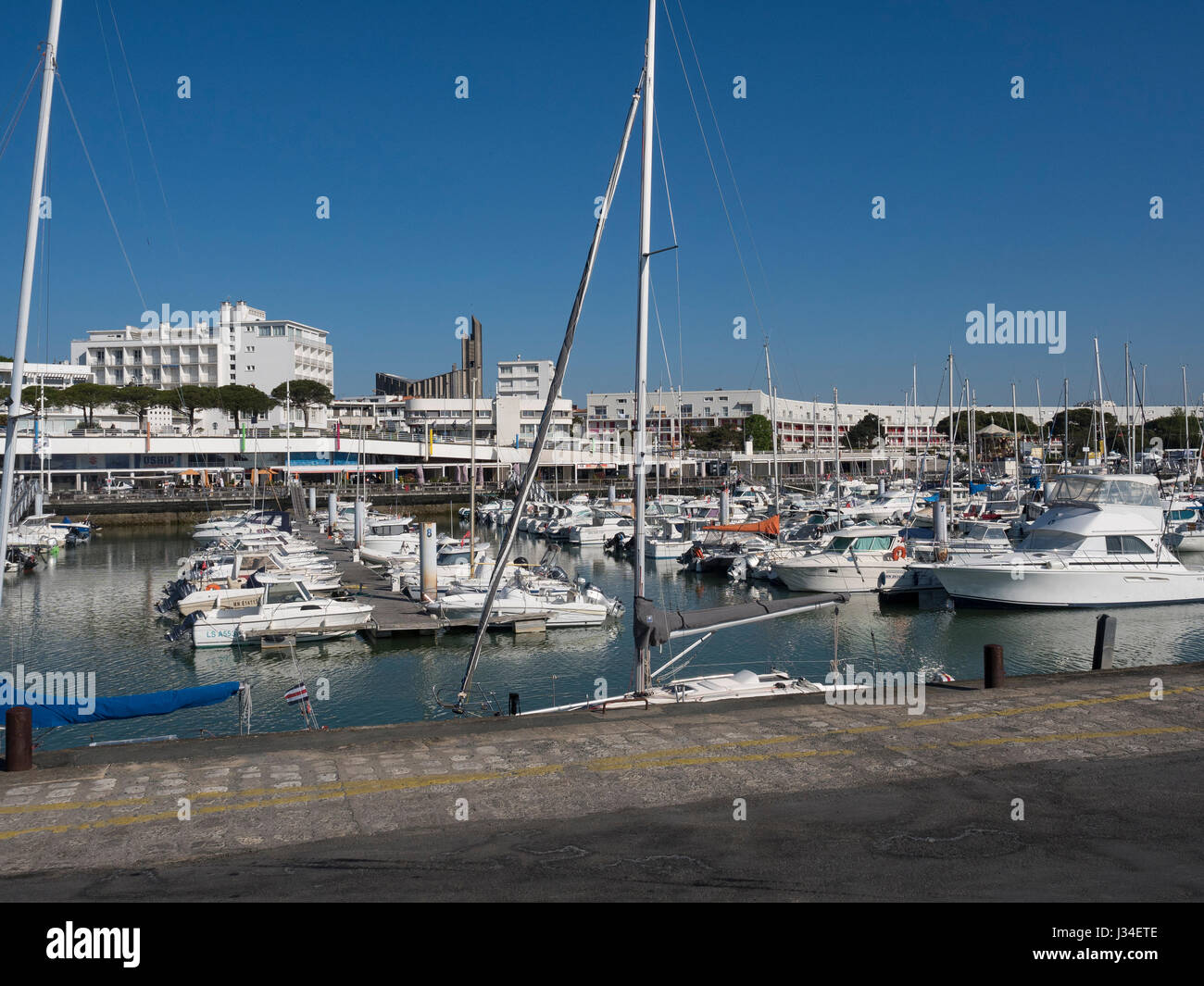 Vue panoramique sur le port de plaisance de Royan. Banque D'Images