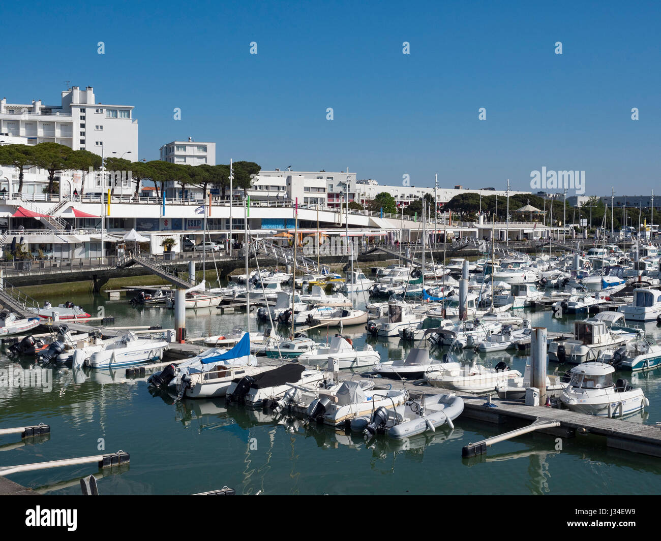 Vue panoramique sur le port de plaisance de Royan. Banque D'Images