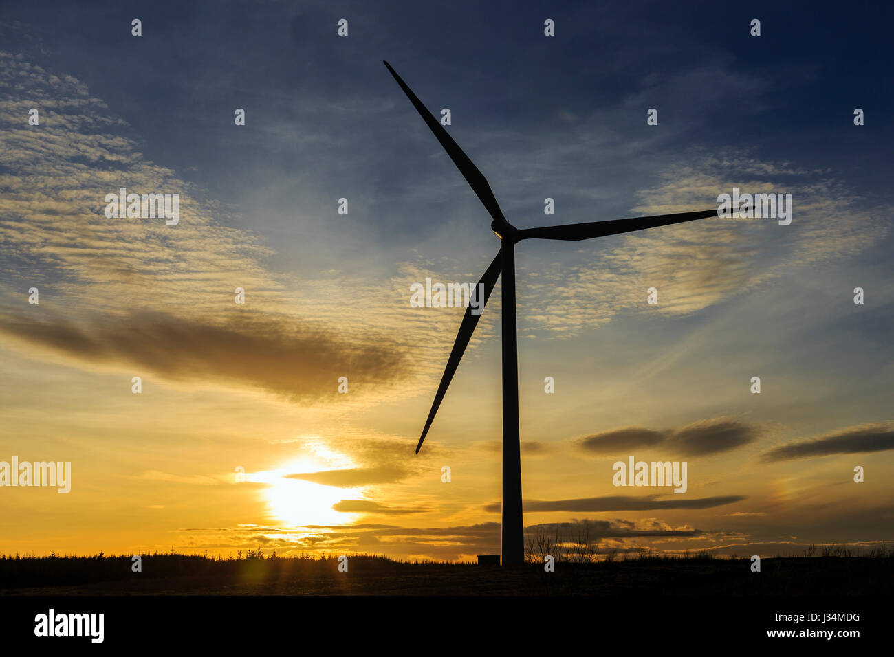 Au coucher du soleil sur l'éolienne Eaglesham Moor, Whitelee wind farm, près de Glasgow, Écosse, Royaume-Uni Banque D'Images