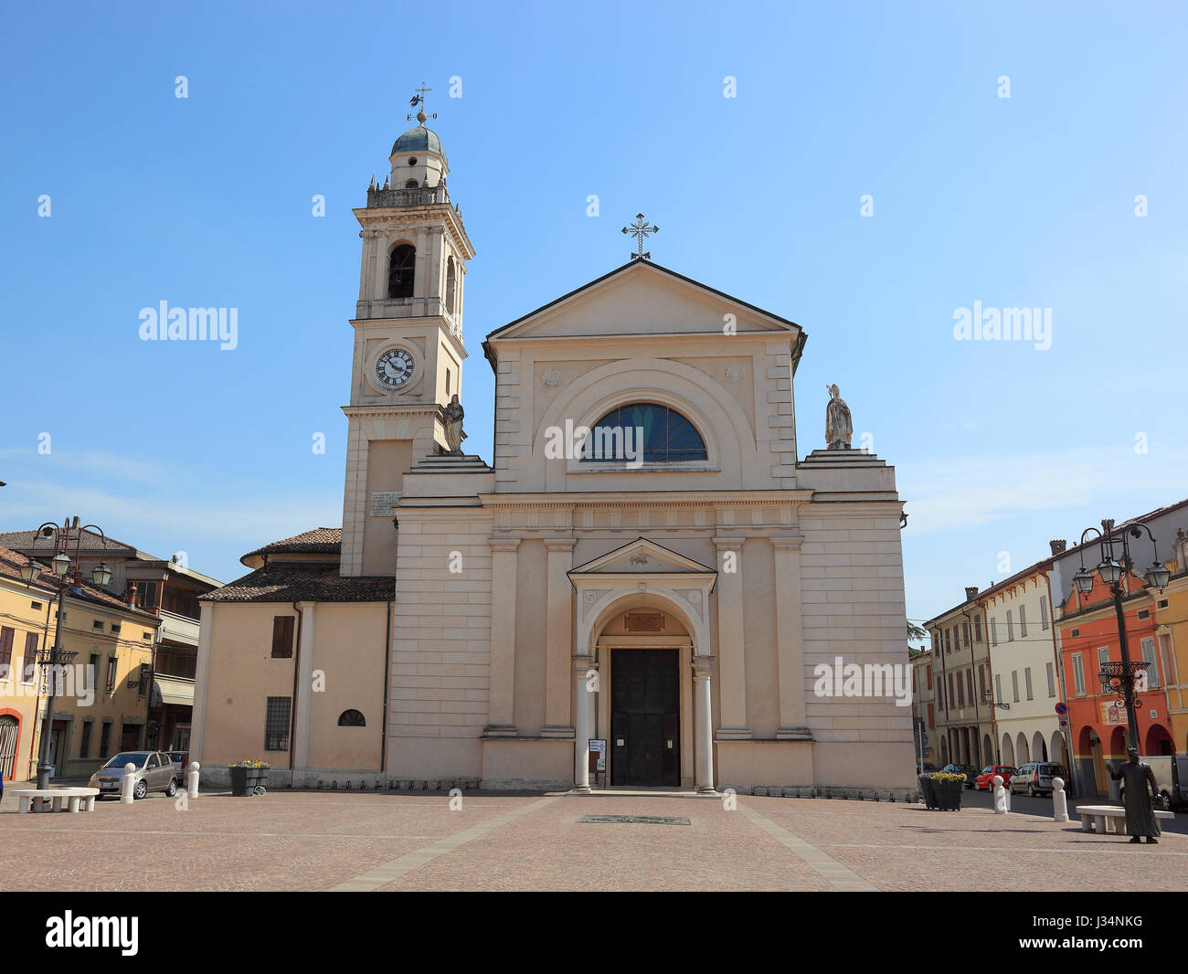 L'église Santa Maria Nascente e San Genesio, Brescello, Province de Reggio Emilia, Emilia-Romagna, Italie Banque D'Images