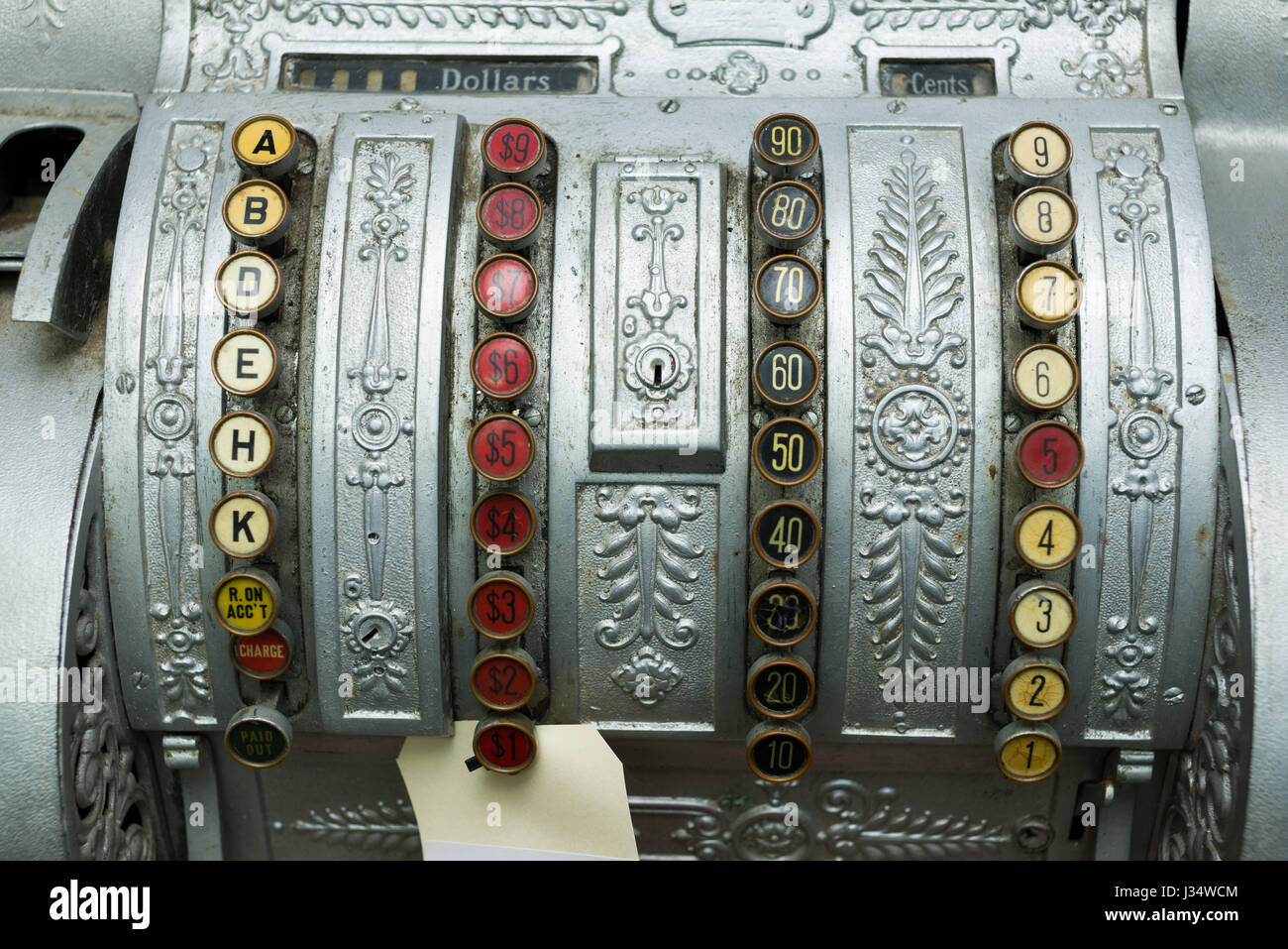 Caisse enregistreuse mécanique des métaux anciens Banque D'Images
