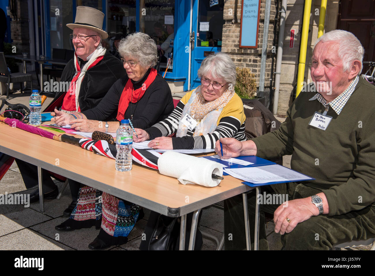 Freeman de Wimborne Anthony Oliver, Christne Oliver, Ann fardeau, le conseiller municipal John fardeau. Banque D'Images