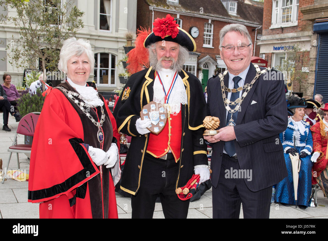 Troisième Place pour le sud de l'Angleterre crieur public 2017 est David Retter - Honiton. Prix remis par le maire de Paris et conseiller Sue Cook Présidents Banque D'Images