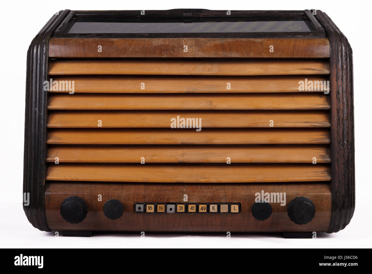Table ancienne rétro radio tube isolé sur fond blanc Banque D'Images
