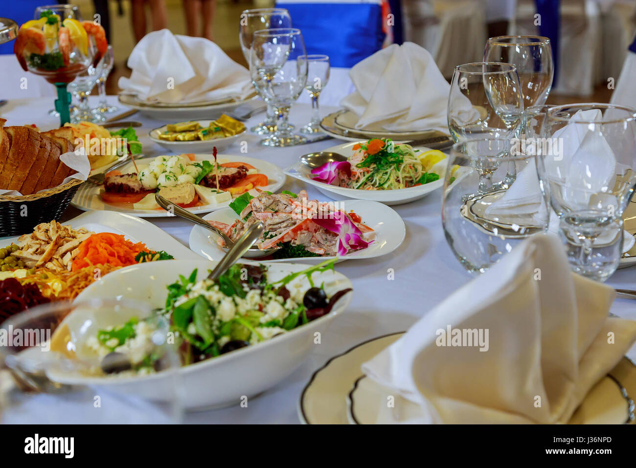 Set de table pour un mariage ou un autre événement dîner au restaurant table décorée Banque D'Images