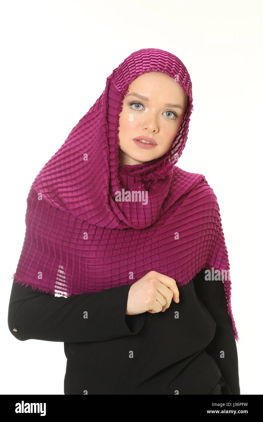 Jeune femme musulmane avec écharpe Photo Stock - Alamy