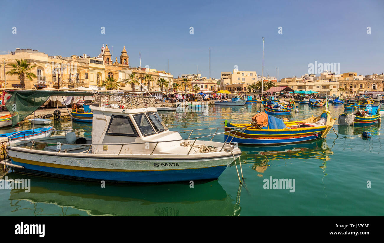 Bateaux de pêche dans le port, Marsaxlokk, Malte ,Village Banque D'Images