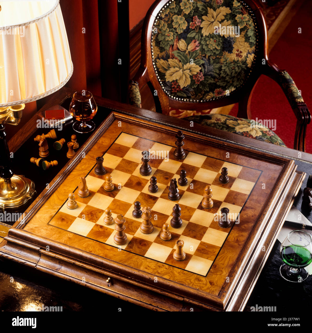 W le jeu d'échecs en bois. Banque D'Images