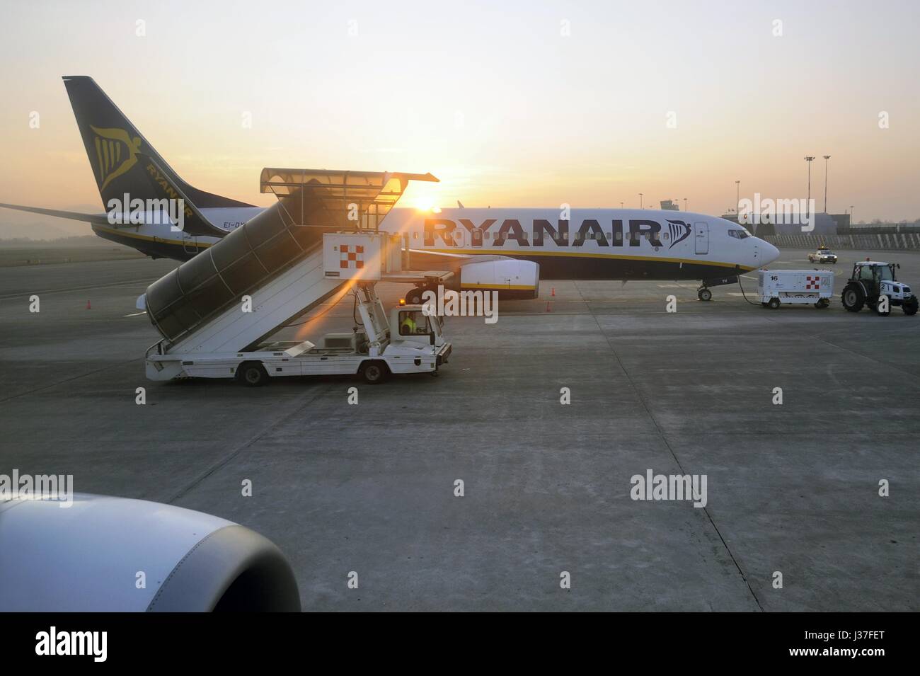 Boeing 737 de la compagnie aérienne Ryanair sur l'aéroport Orio Al Serio de Bergame (Italie) Banque D'Images