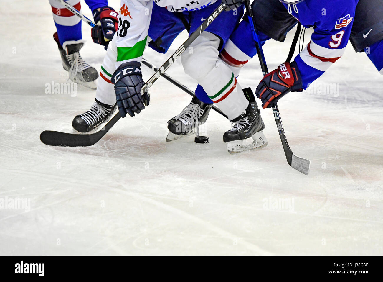 Milan, Italie, le 02 mai 2017 : match amical de hockey sur glace de l'Italie contre l'USA. Banque D'Images