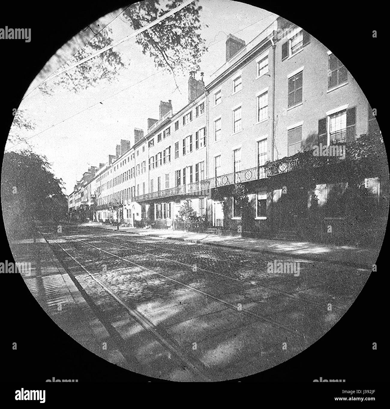 Cette image fait référence à une vue de rue de Common Street à Boston, Massachusetts, offrant une vue historique ou géographique de la rue pendant une certaine période, avec des liens avec l'histoire locale. Banque D'Images