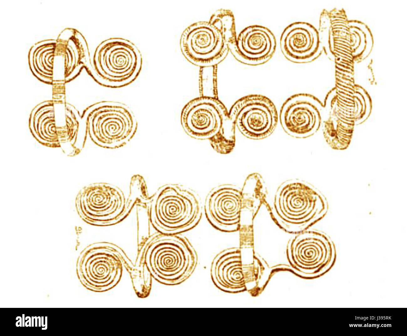 Bracelet en or dacien de type Firighiaz, représentant une forme de l'artisanat dacien. La pièce est remarquable pour son design complexe et sa place dans l'étude des bijoux européens anciens, illustrant le haut niveau d'artisanat dans la civilisation dace. Banque D'Images Bracelet en or dacien de type Firighiaz, représentant une forme de l'artisanat dacien. La pièce est remarquable pour son design complexe et sa place dans l'étude des bijoux européens anciens, illustrant le haut niveau d'artisanat dans la civilisation dace. Banque D'Images