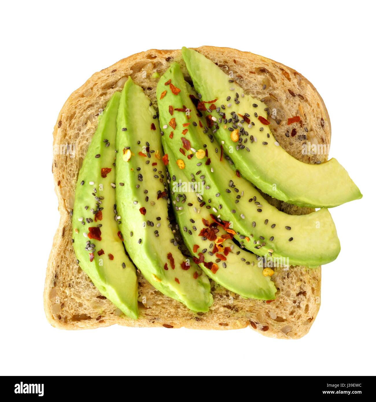 Ouvrez l'avocat sandwich avec chia seeds et l'assaisonnement sur pain de grains entiers isolé sur fond blanc Banque D'Images