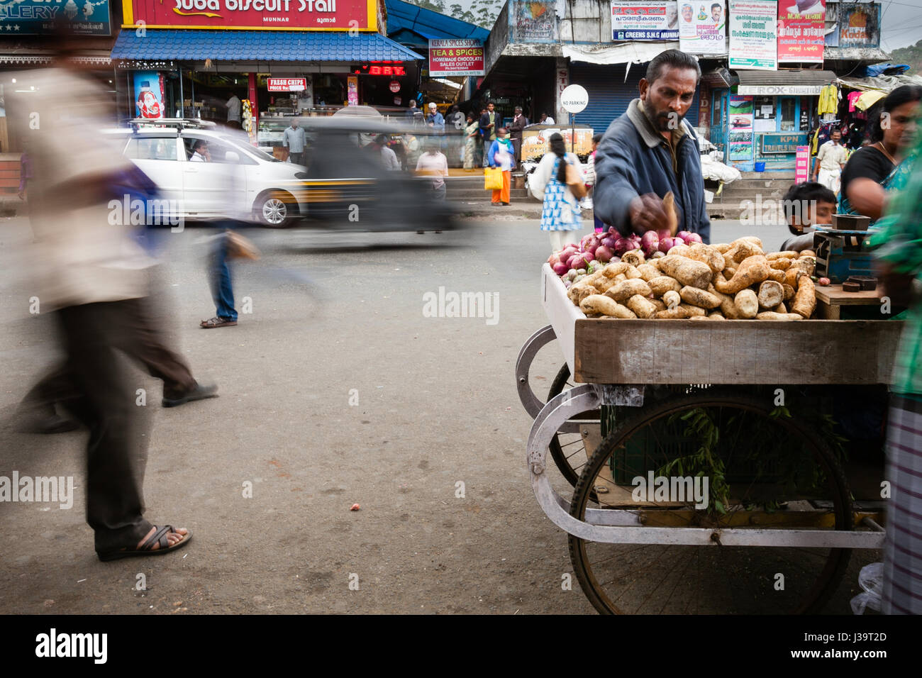 Femme avec lavage, backwaters du Kerala Banque D'Images
