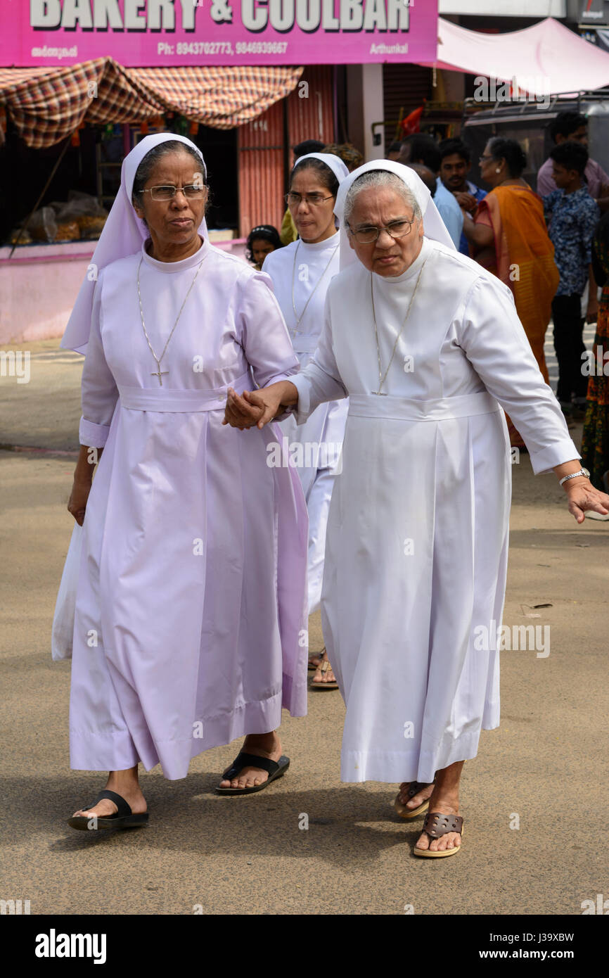 Arthunkal Perunnal à trois religieuses - un festival religieux au St Andrew's Basilica dans Arthunkal, Alappuzha (Alleppey), Kerala, Inde du Sud, en Asie du Sud Banque D'Images