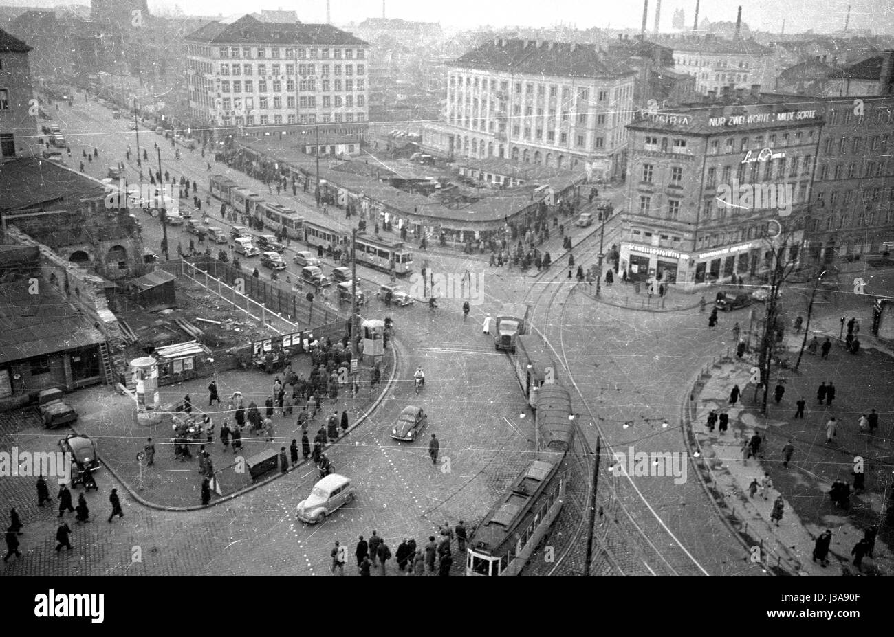 L'intersection du côté nord de la gare centrale de Munich (Muenchen Hauptbahnhof), 1953 Banque D'Images