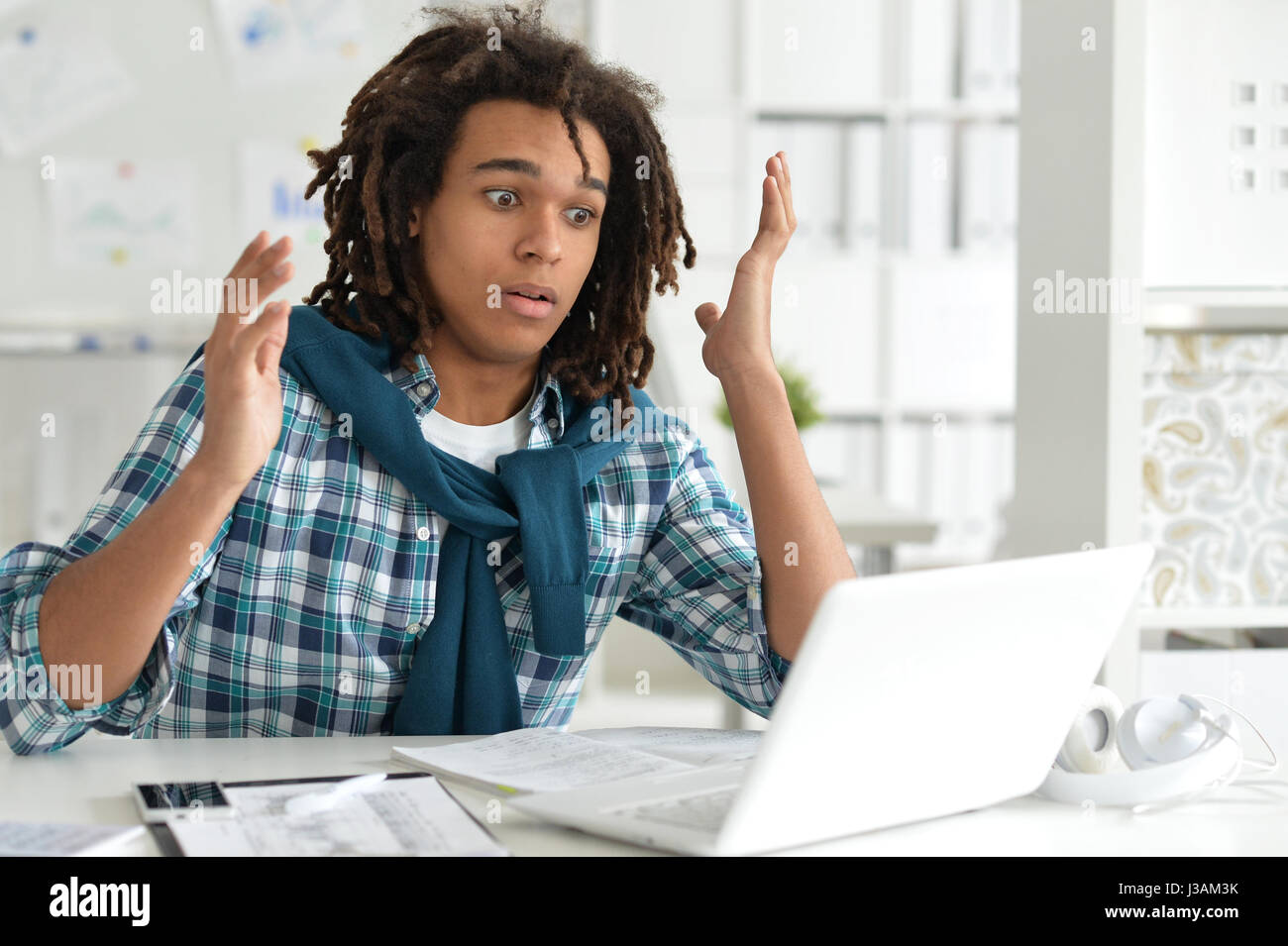 Le bureau d'affaires à travailler Banque D'Images