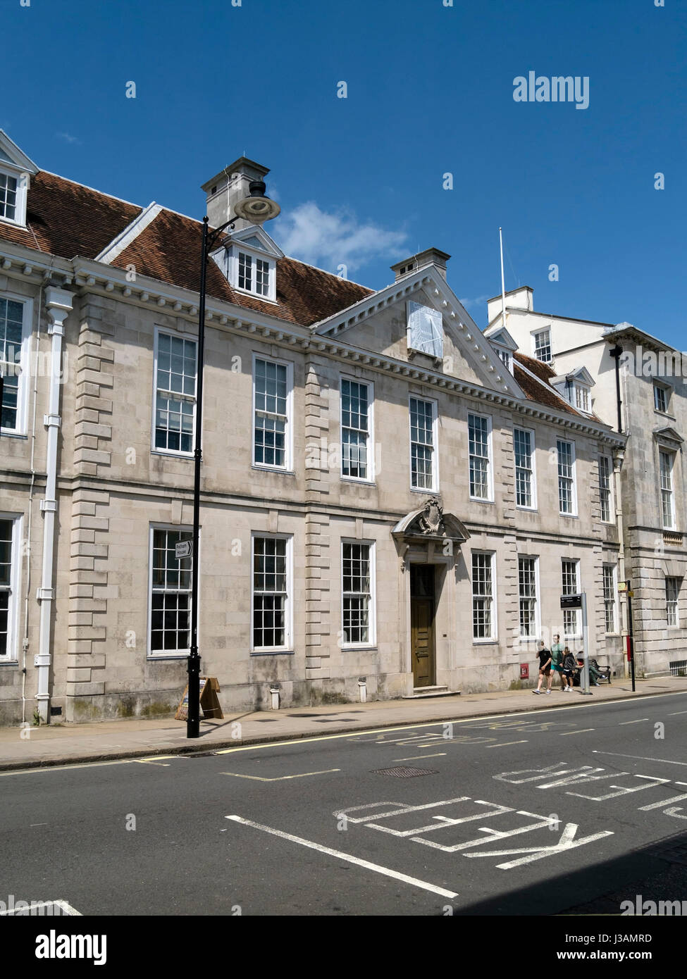 Maison de Newcastle (une extension à Lewes Crown Court Pays bâtiment), High Street, Lewes, East Sussex, Angleterre, Royaume-Uni. Banque D'Images