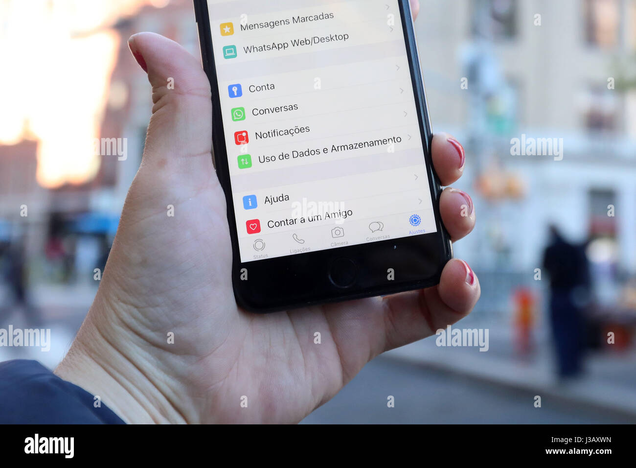Message service WhatsAPP est inopérant dans plusieurs pays dont le Brésil le mercredi, 03. (PHOTO : VANESSA CARVALHO/BRÉSIL PHOTO PRESSE) Banque D'Images
