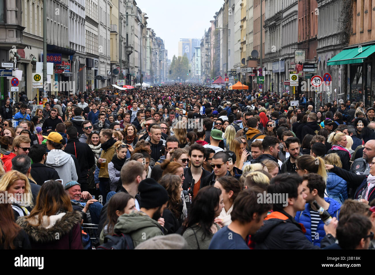 Berlin, Allemagne. 1er mai 2017. Le festival le 1er mai peut être vu à Berlin, Allemagne, 1 mai 2017. Photo : Ralf Hirschberger/dpa-Zentralbild/dpa/Alamy Live News Banque D'Images