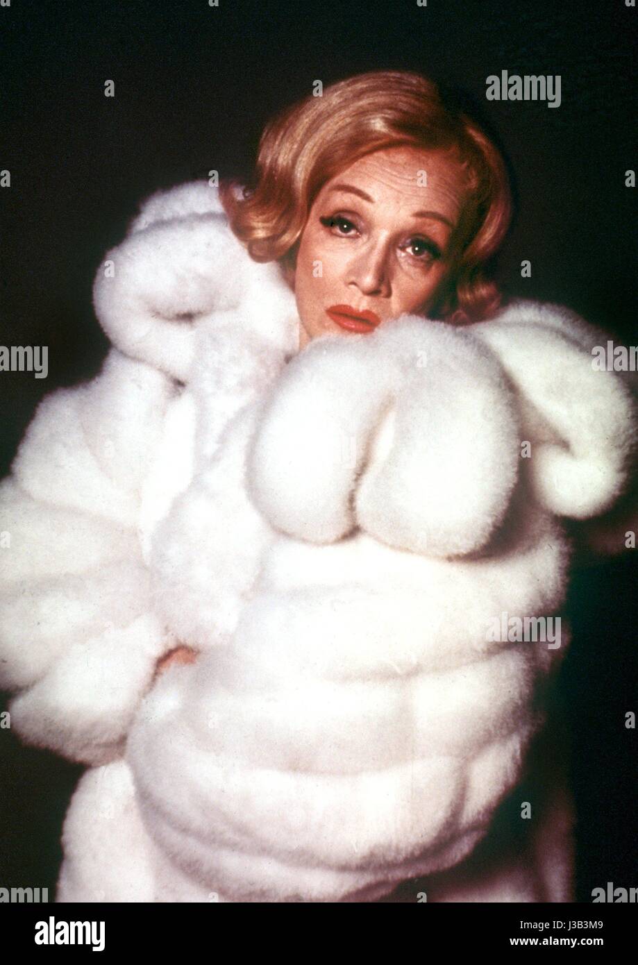 ARCHIVE - L'actrice Marlene Dietrich, photograpged en l'an 197. Le film star Marlene Dietrich est mort il y a 25 ans. Elle était censé être un perfectionniste avid et gravement lonesome. Photo : -/dpa Banque D'Images