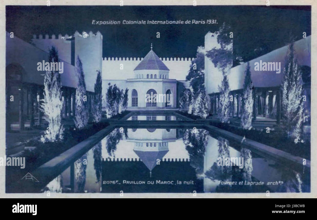 Expo 1931 Maroc nuit fait référence aux scènes nocturnes de l’exposition coloniale internationale de 1931 à Paris, en mettant l’accent sur le pavillon marocain. L'exposition a mis en valeur la culture et l'influence coloniale du Maroc, offrant un aperçu du patrimoine du pays et de l'époque coloniale. Banque D'Images