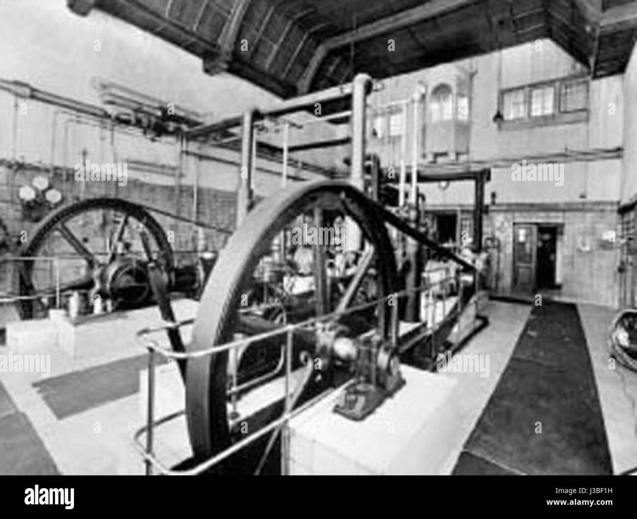 L'Elektro Verdichter est un type de compresseur électrique utilisé dans les applications industrielles pour la compression de gaz. C'est un composant essentiel dans diverses industries, en particulier dans les systèmes mécaniques et énergétiques. Banque D'Images