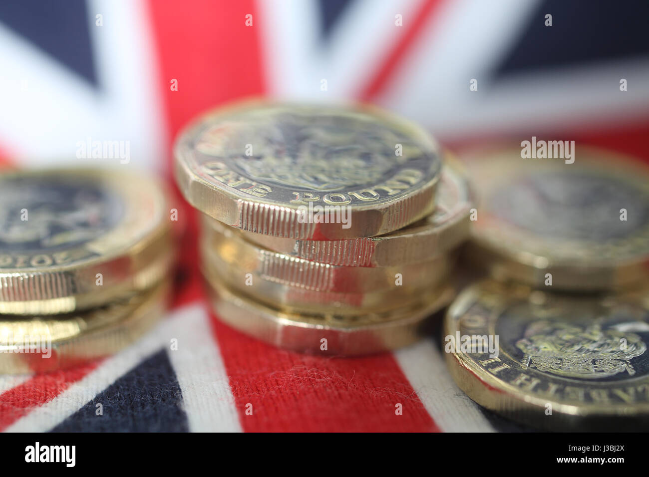 Nouveau €1 pièces sur Union Jack à l'arrière-plan, UK Banque D'Images