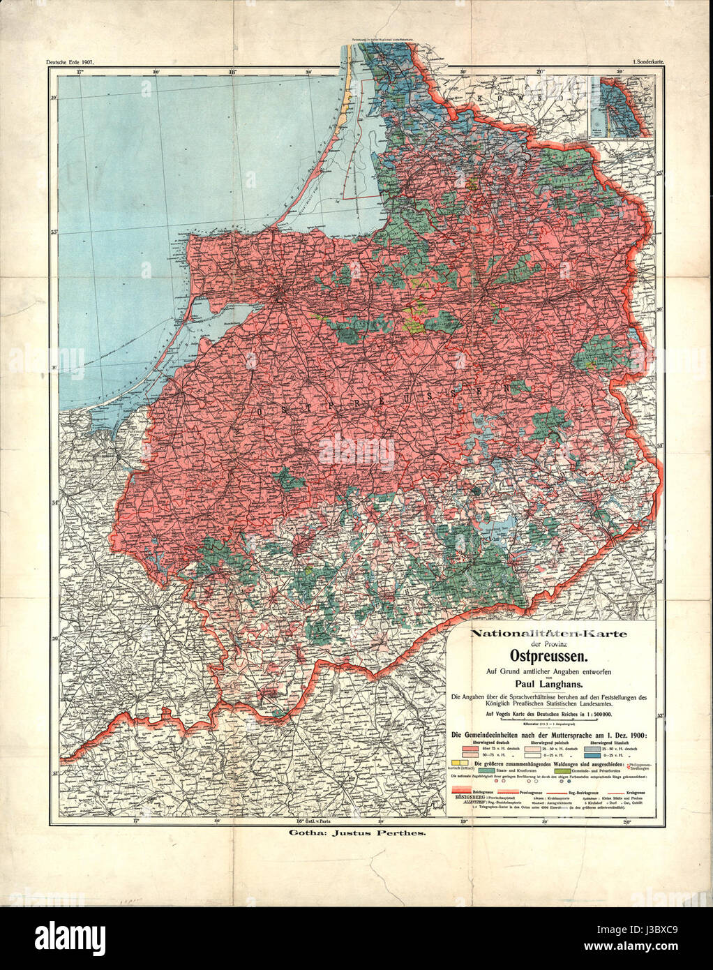Cette carte ethnique de la Prusse orientale, publiée en 1907, illustre la répartition des différents groupes ethniques dans la région au tournant du XXe siècle. Il fournit des informations précieuses sur la démographie de la Prusse orientale avant les changements politiques et territoriaux majeurs de la région. Banque D'Images