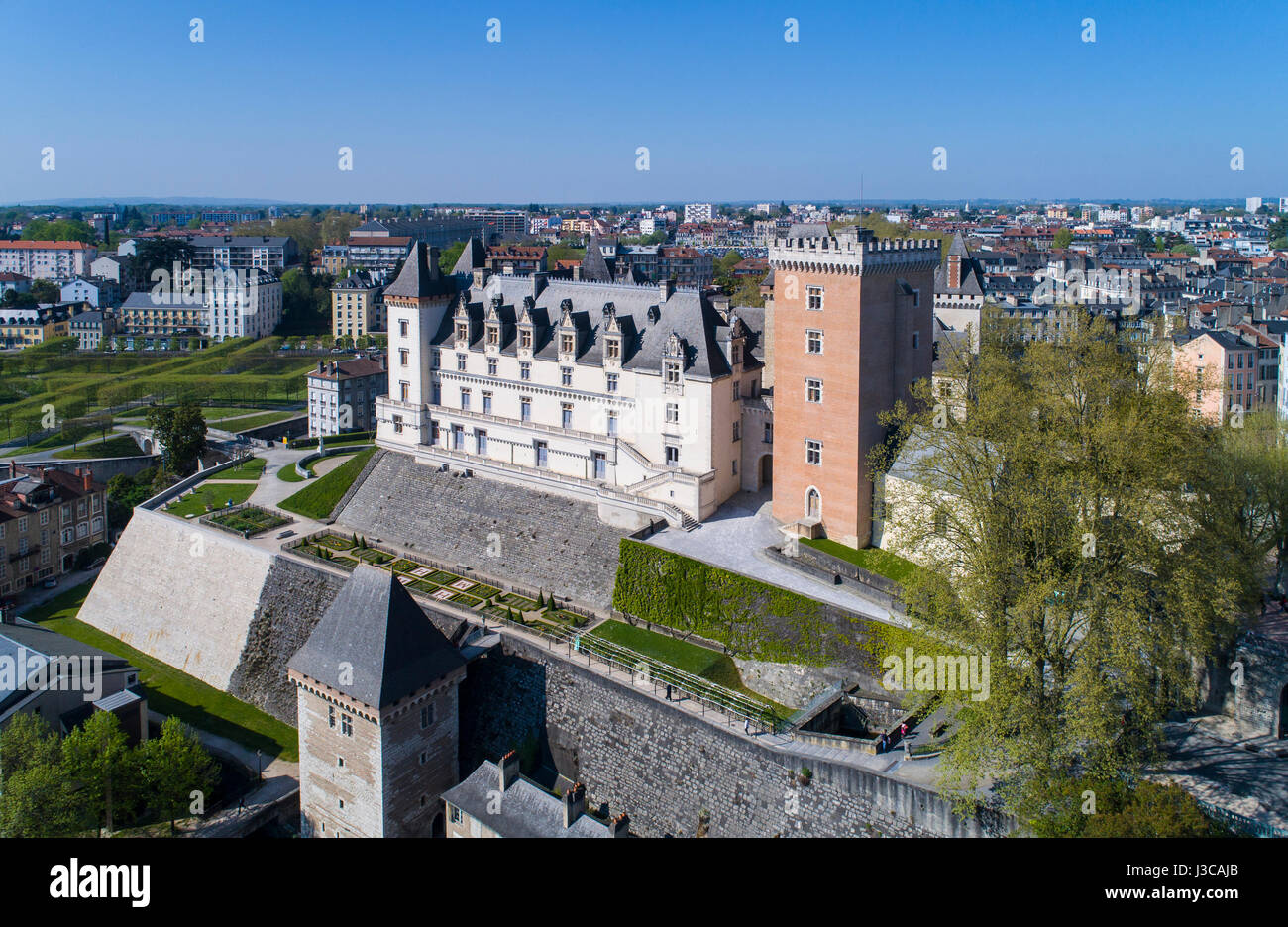 chateau-de-pau-a-rienne-banque-de-photographies-et-d-images-haute